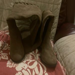 Tan Over-The-Knee Size 10 Boots